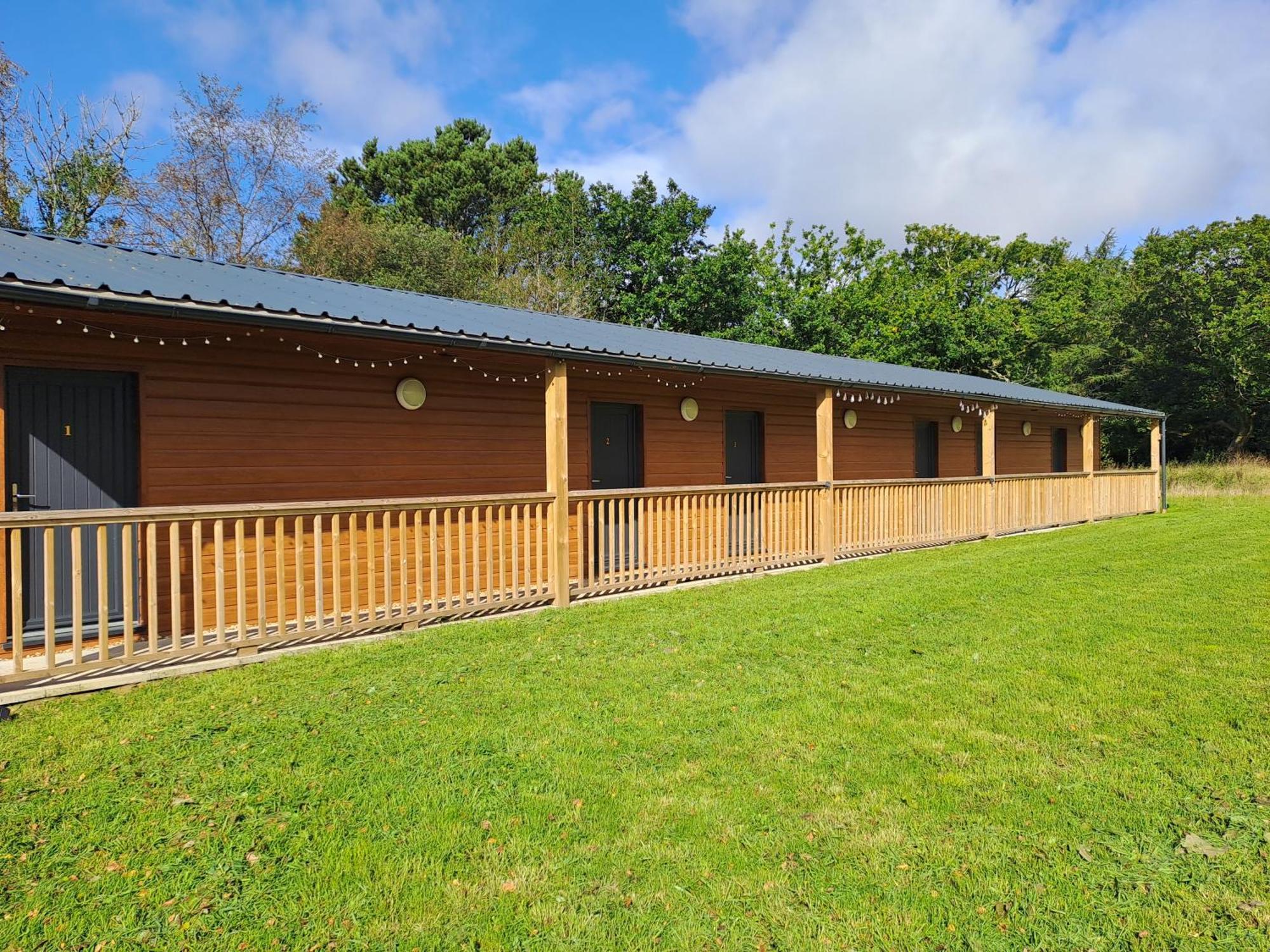 ホテル Celtic Minor Stables スウォンジー エクステリア 写真